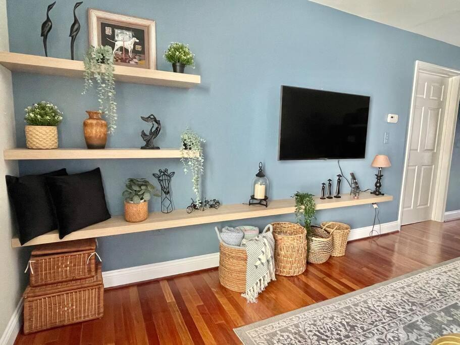 Brand New, Cozy, Modern, One-Bedroom Apartment Falls Church Bagian luar foto
